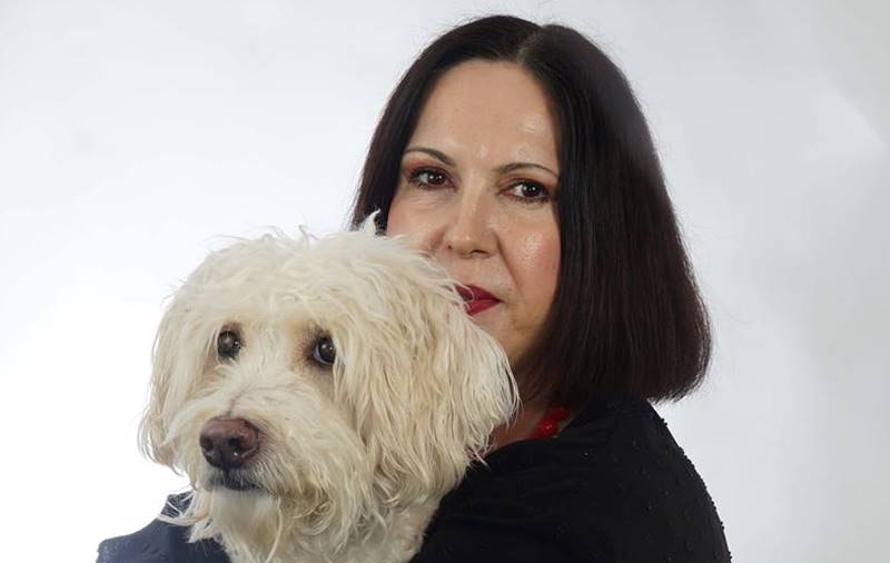 Σχετικά με την Ελενα και το&nbsp;PetFoodHarmony